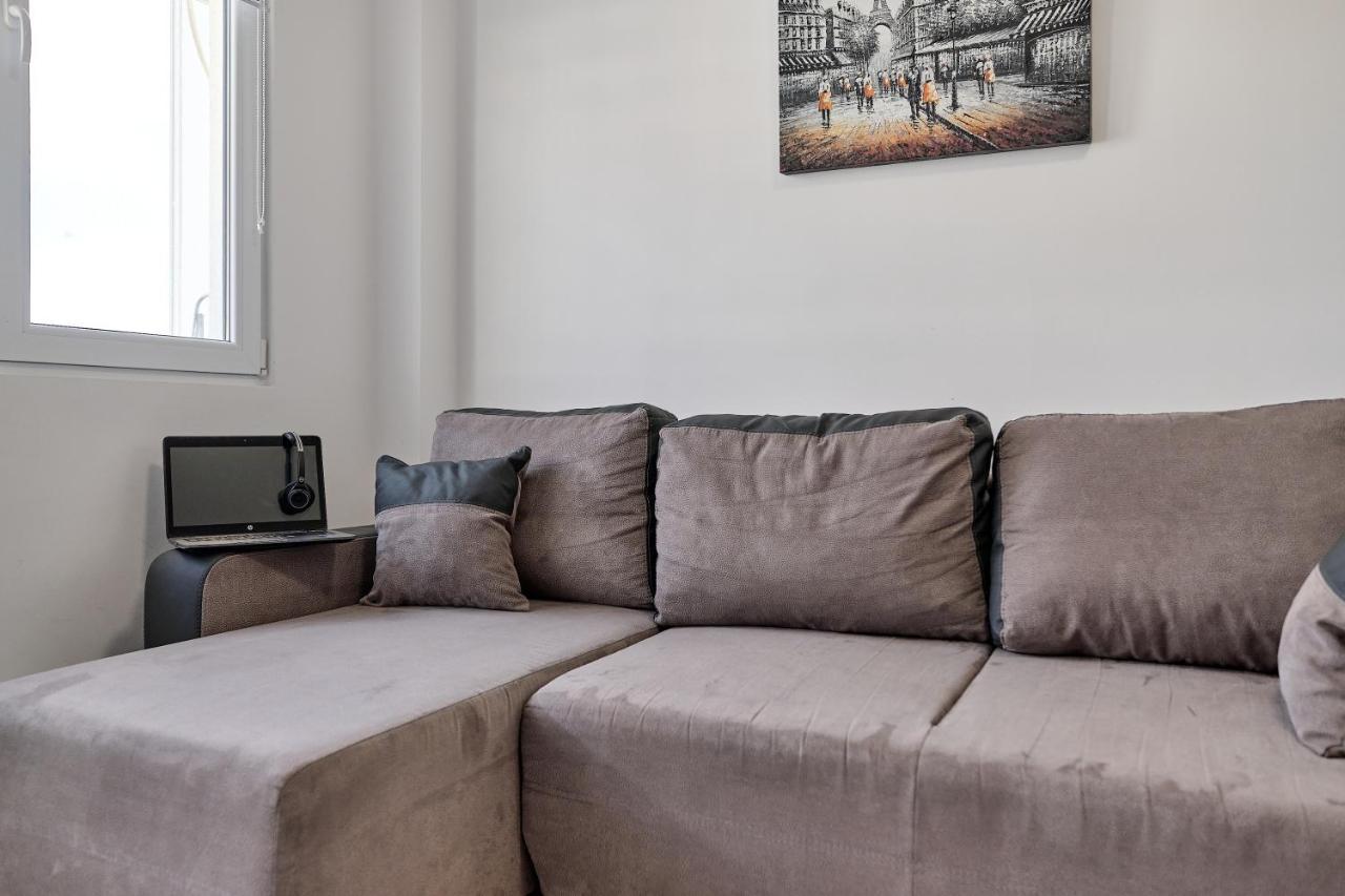 Cozy Apartment With Balcony On The Black Sea- Part Of The Family 'Vicki Apart Варна Екстериор снимка