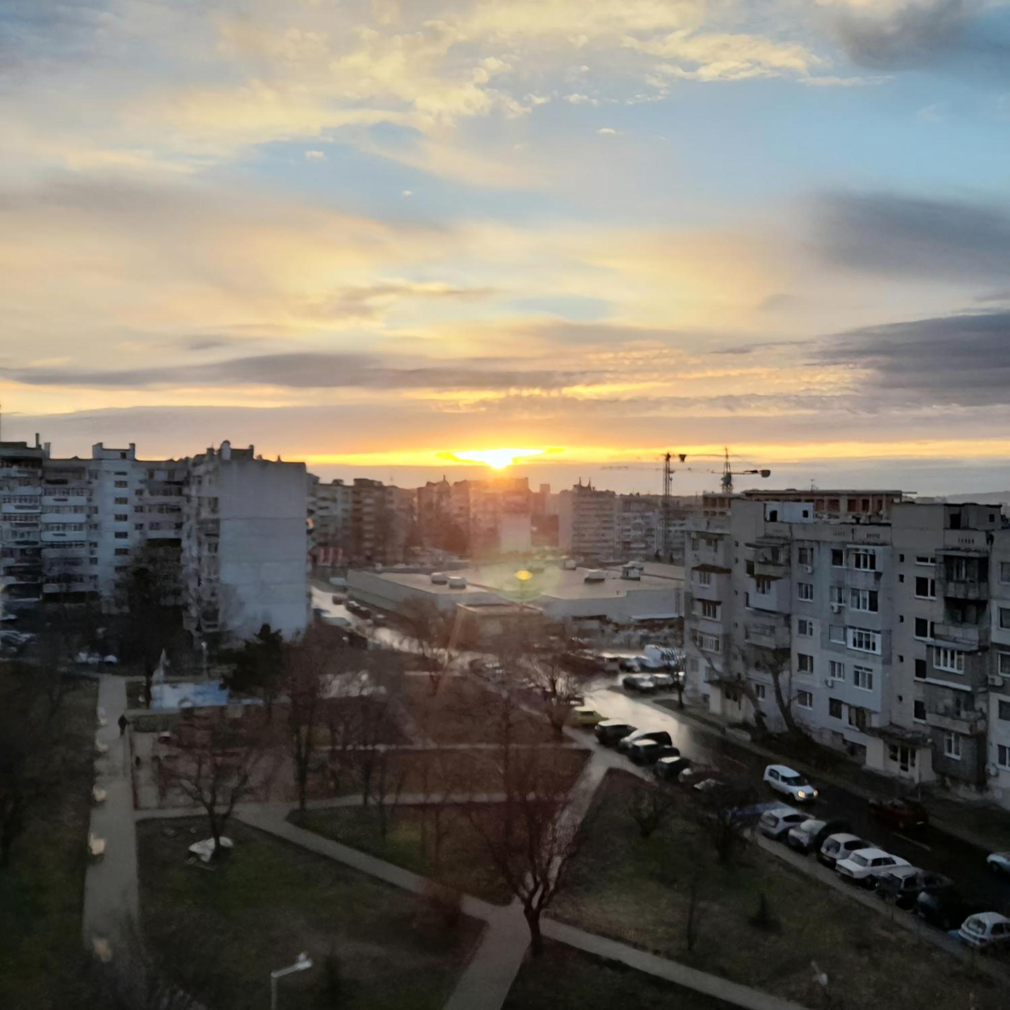 Cozy Apartment With Balcony On The Black Sea- Part Of The Family 'Vicki Apart Варна Екстериор снимка